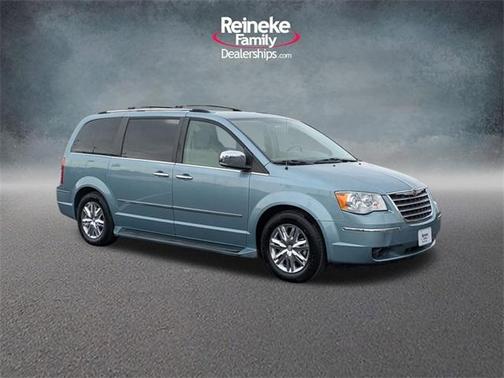 2008 Chrysler Town & Country Limited