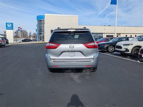 2017 Toyota Sienna L