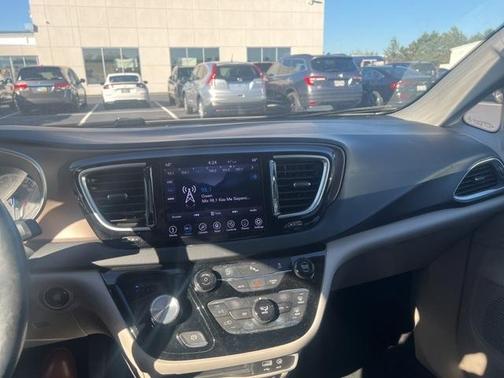2018 Chrysler Pacifica Touring-L Plus