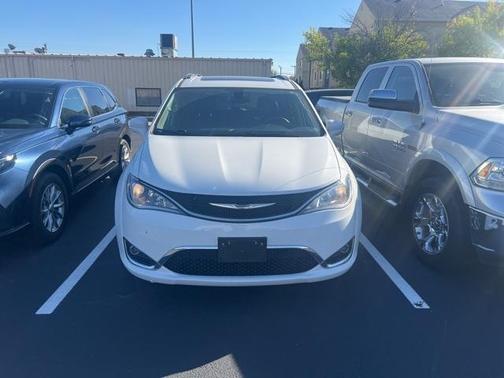 2018 Chrysler Pacifica Touring-L Plus