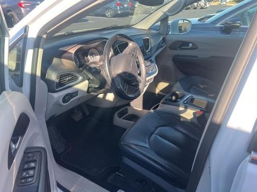 2018 Chrysler Pacifica Touring-L Plus