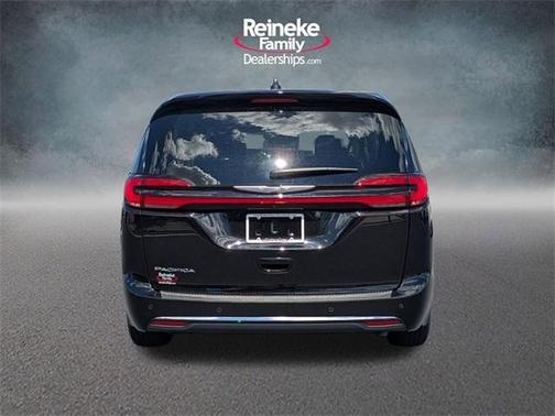 2024 Chrysler Pacifica Touring-L