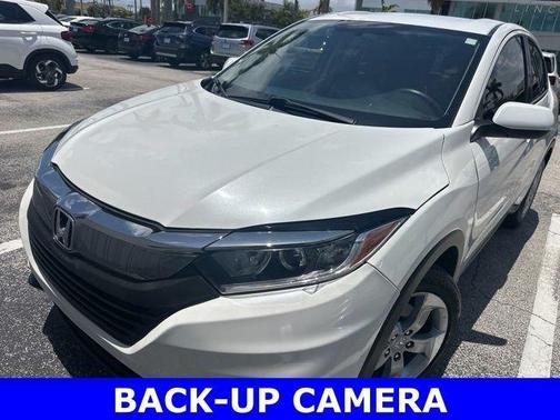 Platinum White Pearl 2021 Honda HR-V LX