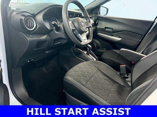 Aspen White 2018 Nissan Kicks SV