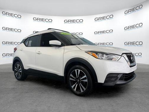 Aspen White 2018 Nissan Kicks SV