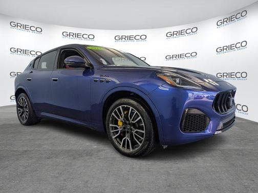 Blu 2023 Maserati Grecale Modena