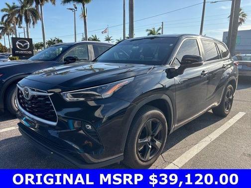 Midnight Black Metallic 2024 Toyota Highlander LE