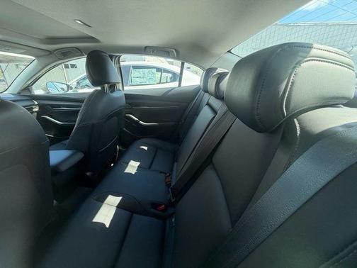 Platinum Quartz Metallic 2026 Mazda Mazda3 FWD w/Preferred Package