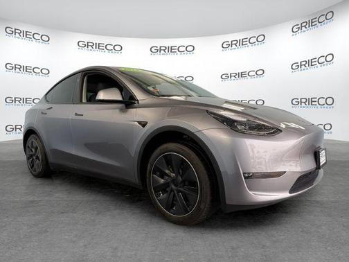 Stealth Gray 2024 Tesla Model Y Standard Range