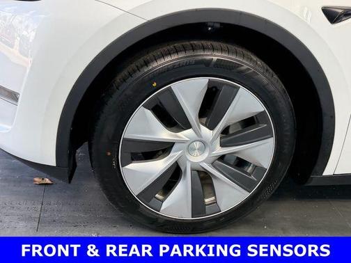 Pearl White Multi 2023 Tesla Model Y Long Range