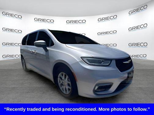 Silver Mist Clearcoat 2023 Chrysler Pacifica Touring-L