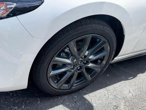 Snowflake White Pearl 2026 Mazda Mazda3 FWD w/Preferred Package