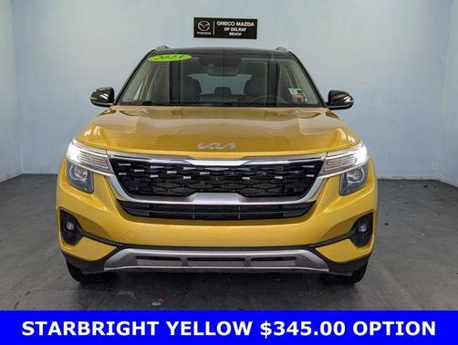 Starbright Yellow / Black Roof 2023 Kia Seltos S