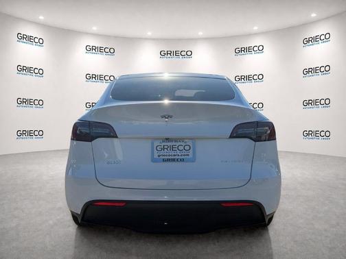 Pearl White Multi 2023 Tesla Model Y Long Range