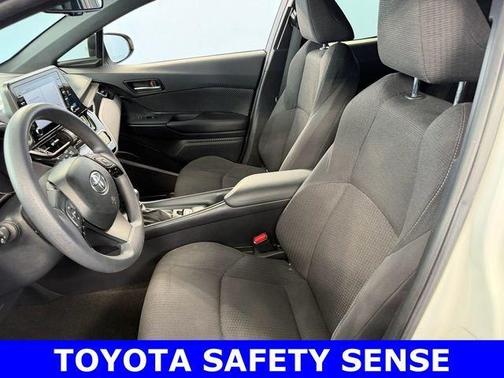 Blizzard Pearl 2019 Toyota C-HR LE