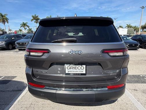 Metallic 2022 Jeep Grand Cherokee L Limited