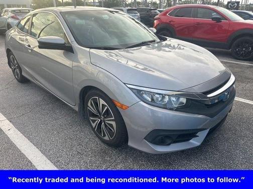 Lunar Silver Metallic 2017 Honda Civic EX-L