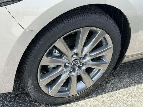 Platinum Quartz Metallic 2026 Mazda Mazda3 FWD w/Preferred Package