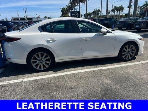 Snowflake White Pearl 2022 Mazda Mazda3 FWD w/Select Package