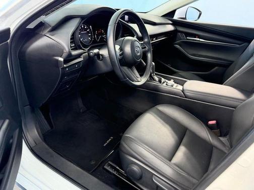 Snowflake White Pearl 2022 Mazda Mazda3 FWD w/Select Package
