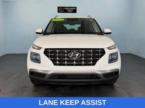 Lunar White 2024 Hyundai VENUE SEL