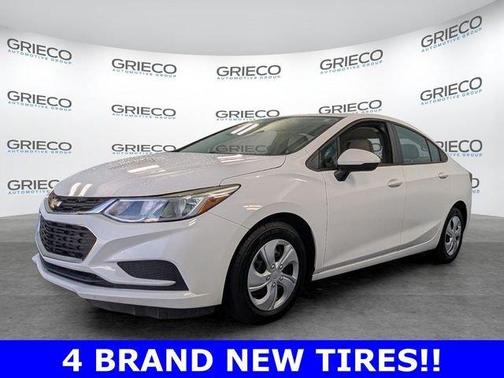 Summit White 2017 Chevrolet Cruze LS