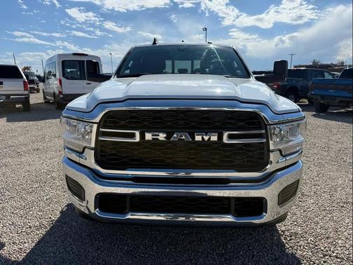 Bright White Clearcoat 2022 RAM 3500 Tradesman Crew Cab 4x4 8' Box