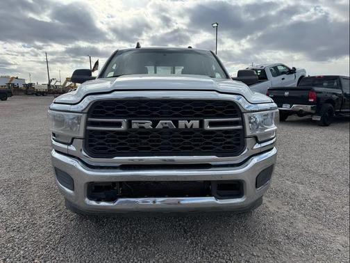 Bright White Clearcoat 2019 RAM 3500 Tradesman Crew Cab 4x4 8' Box