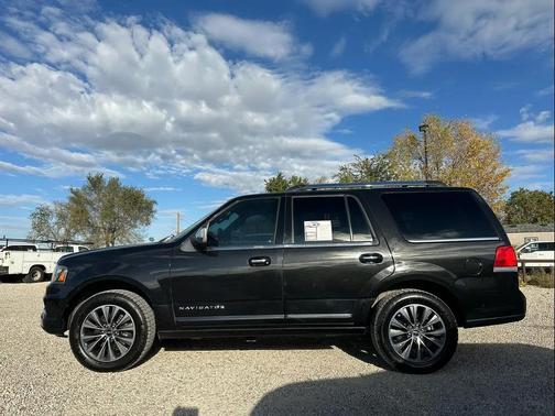2015 Lincoln Navigator Base