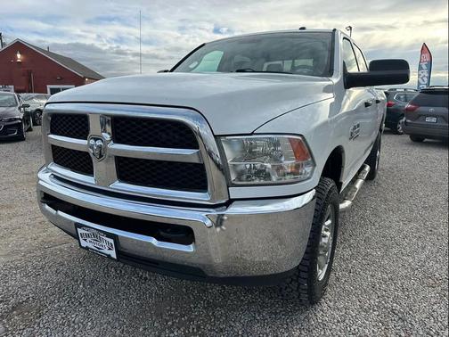 2017 RAM 2500 Tradesman Crew Cab 4x4 6'4' Box