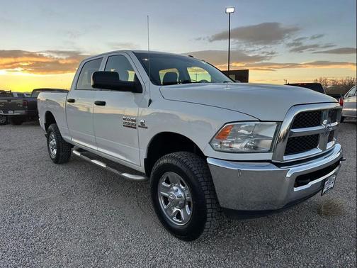 2017 RAM 2500 Tradesman Crew Cab 4x4 6'4' Box