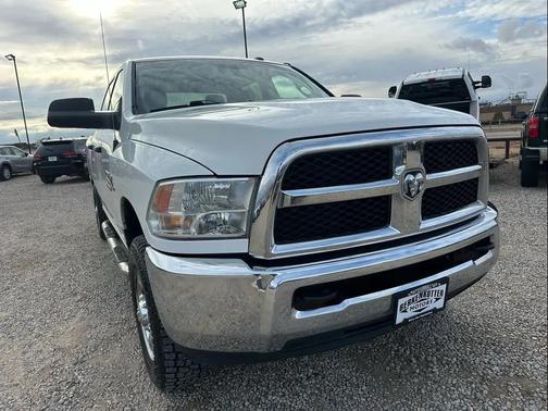 2017 RAM 2500 Tradesman Crew Cab 4x4 6'4' Box
