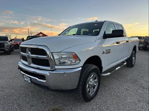 2017 RAM 2500 Tradesman Crew Cab 4x4 6'4' Box