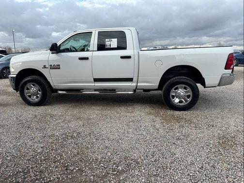 2017 RAM 2500 Tradesman Crew Cab 4x4 6'4' Box