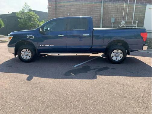 2017 Nissan Titan XD SV