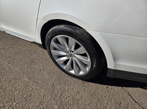 2013 Lincoln MKS Base