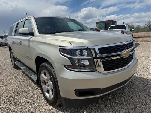 Champagne Silver Metallic 2016 Chevrolet Suburban LT