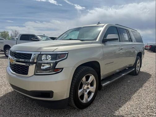 Champagne Silver Metallic 2016 Chevrolet Suburban LT