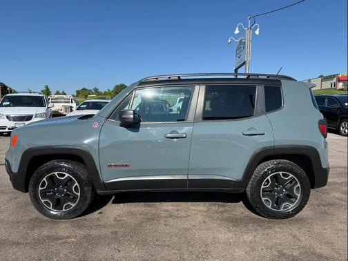 2016 Jeep Renegade Trailhawk