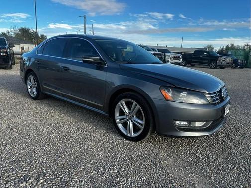 2013 Volkswagen Passat 2.0 TDI SE w/ Sunroof