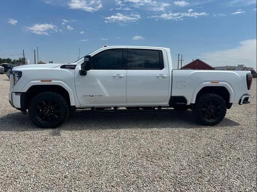2024 GMC Sierra 2500 AT4