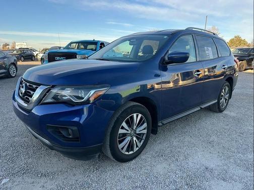 2018 Nissan Pathfinder SV