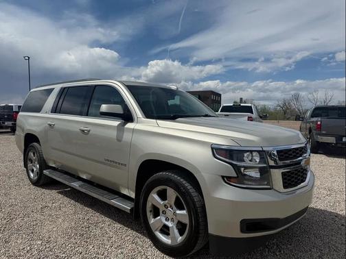 Champagne Silver Metallic 2016 Chevrolet Suburban LT