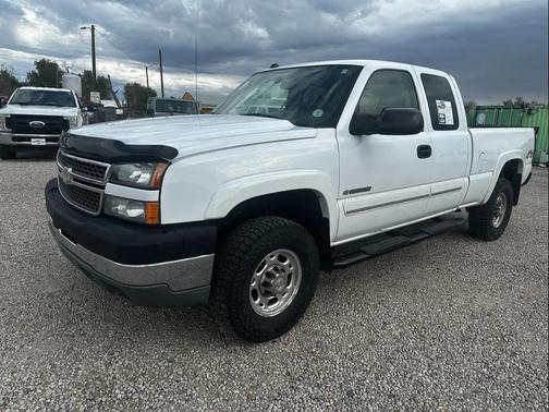 2005 Chevrolet Silverado 2500 LS H/D Extended Cab