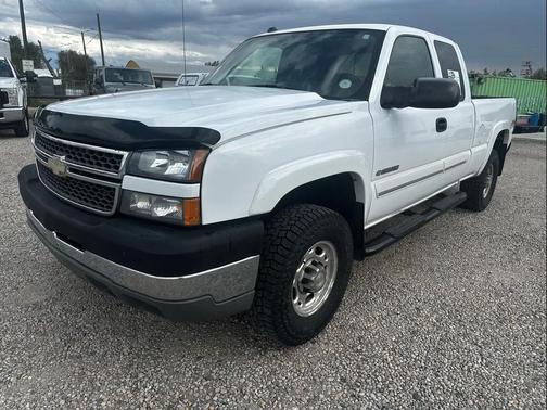 2005 Chevrolet Silverado 2500 LS H/D Extended Cab