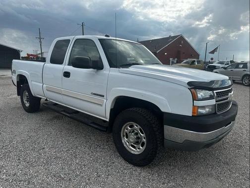 2005 Chevrolet Silverado 2500 LS H/D Extended Cab
