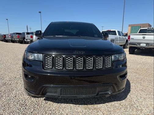 Diamond Black Crystal Pearlcoat 2018 Jeep Grand Cherokee Altitude