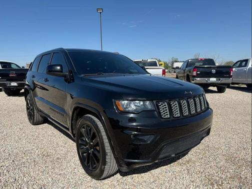 Diamond Black Crystal Pearlcoat 2018 Jeep Grand Cherokee Altitude