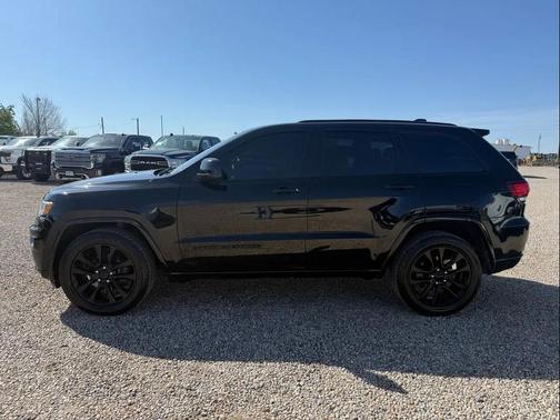 Diamond Black Crystal Pearlcoat 2018 Jeep Grand Cherokee Altitude