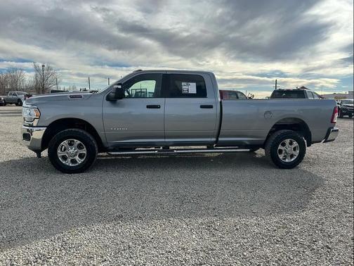 2023 RAM 2500 Big Horn Crew Cab 4x4 8' Box